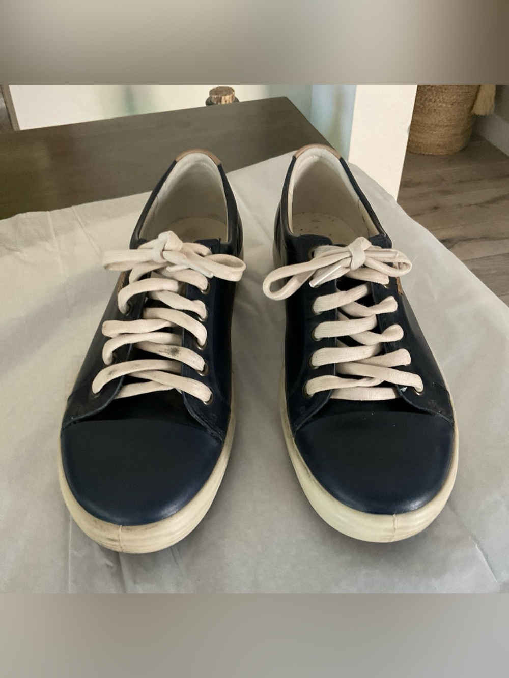 ECCO Soft Women's NavyLeather Lace Up Sneakers, Size 40 US 9-9.5
